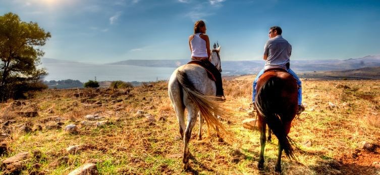 חופשה זוגית בצפון: המדריך לריזורטים הכי רומנטיים מסביב לכנרת